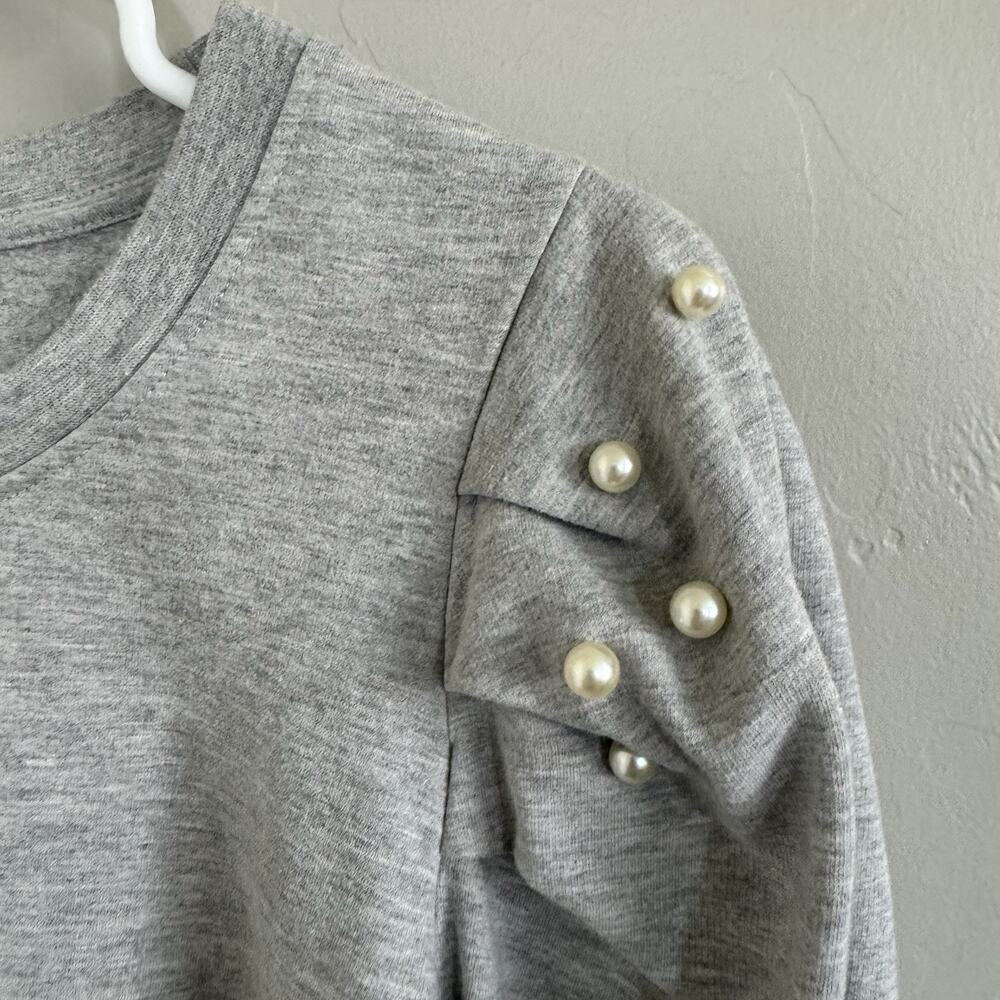 Jolie & Joy Gray Pullover Sweatshirt Woman’s Size XL Pearl Shoulder Accents - Picture 4 of 8